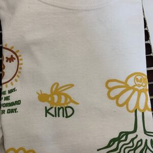 Petals Peacocks White Long Sleeve T Shirt Graphic Peace Cotton Bee Kind Sz Small